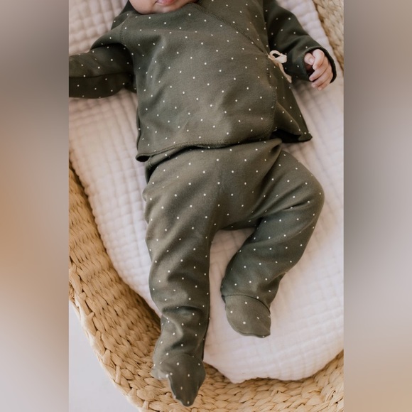 Jamie Kay NWT bundle Tiny Dots Wrap Top and Footies Size 1 Year - Picture 2 of 6